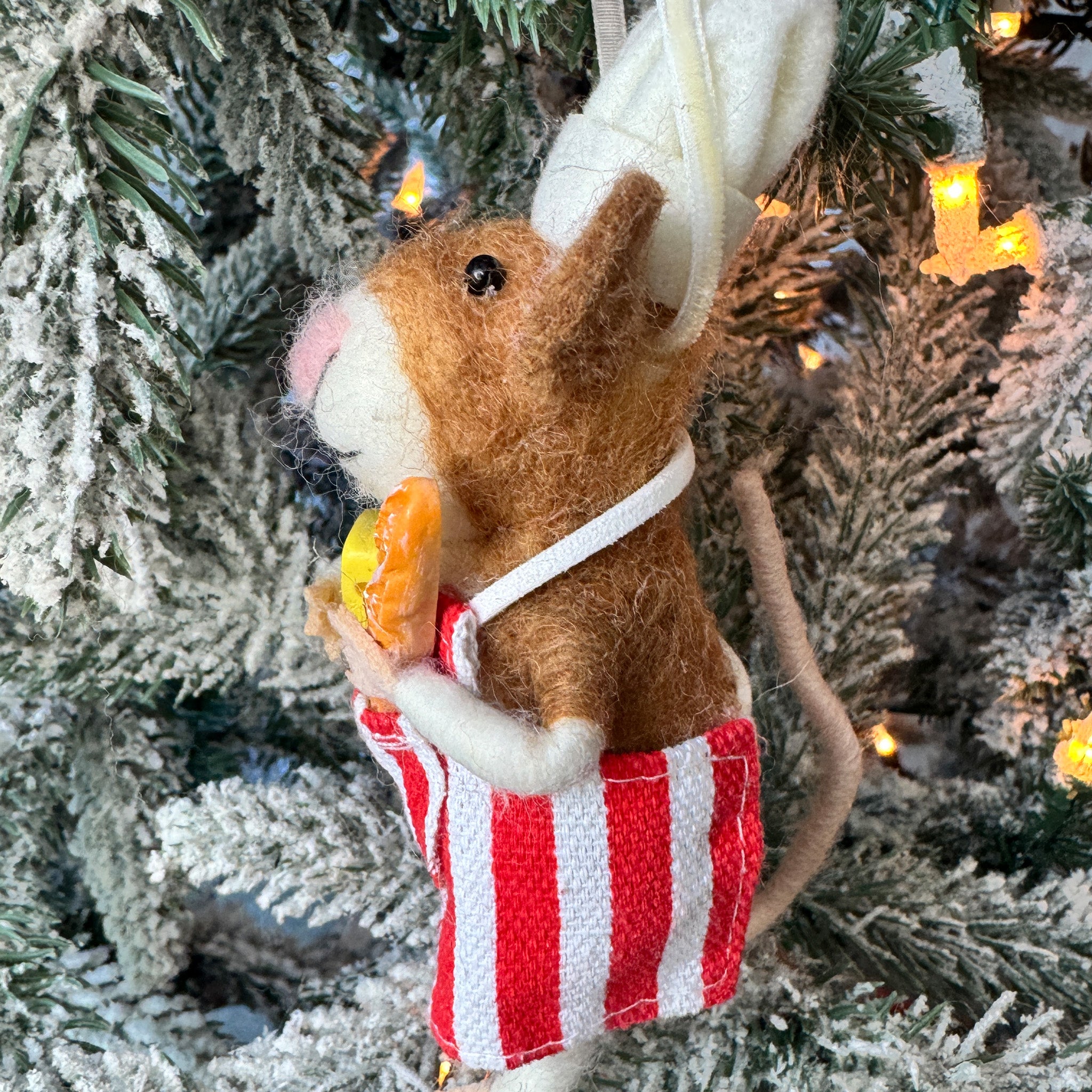 Restaurant Mouse with Cheese and Baguette Ornament