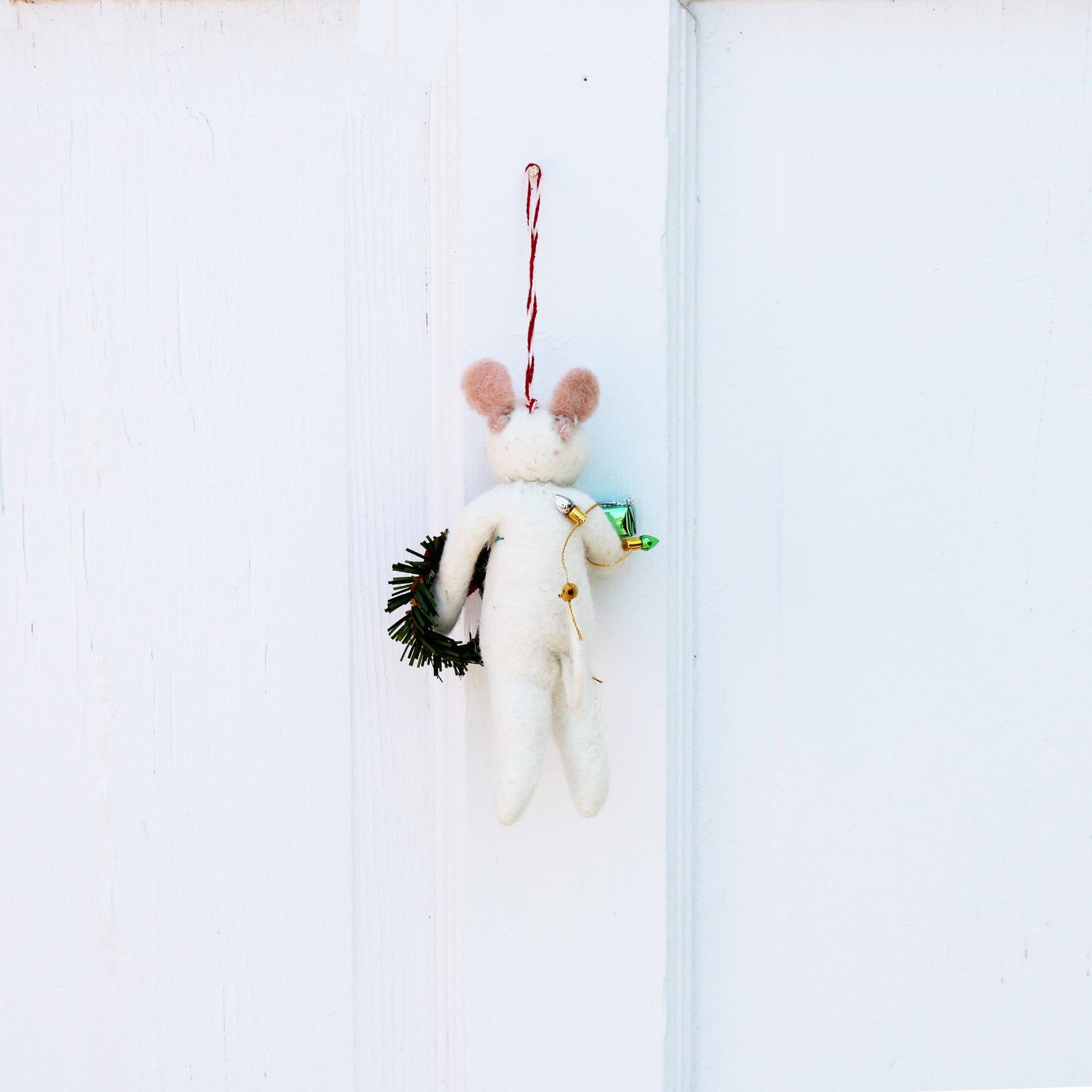 Christmas Mouse With Wreath Ornament