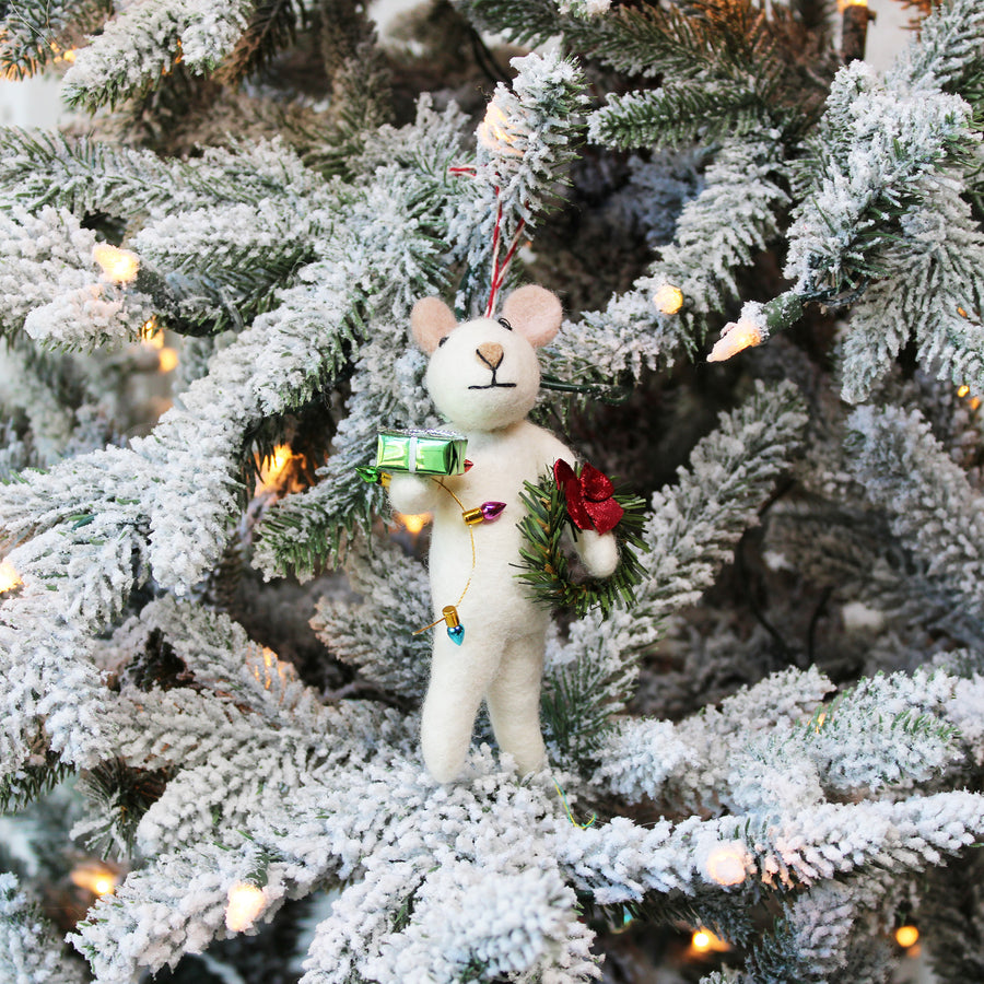 Christmas Mouse With Wreath Ornament