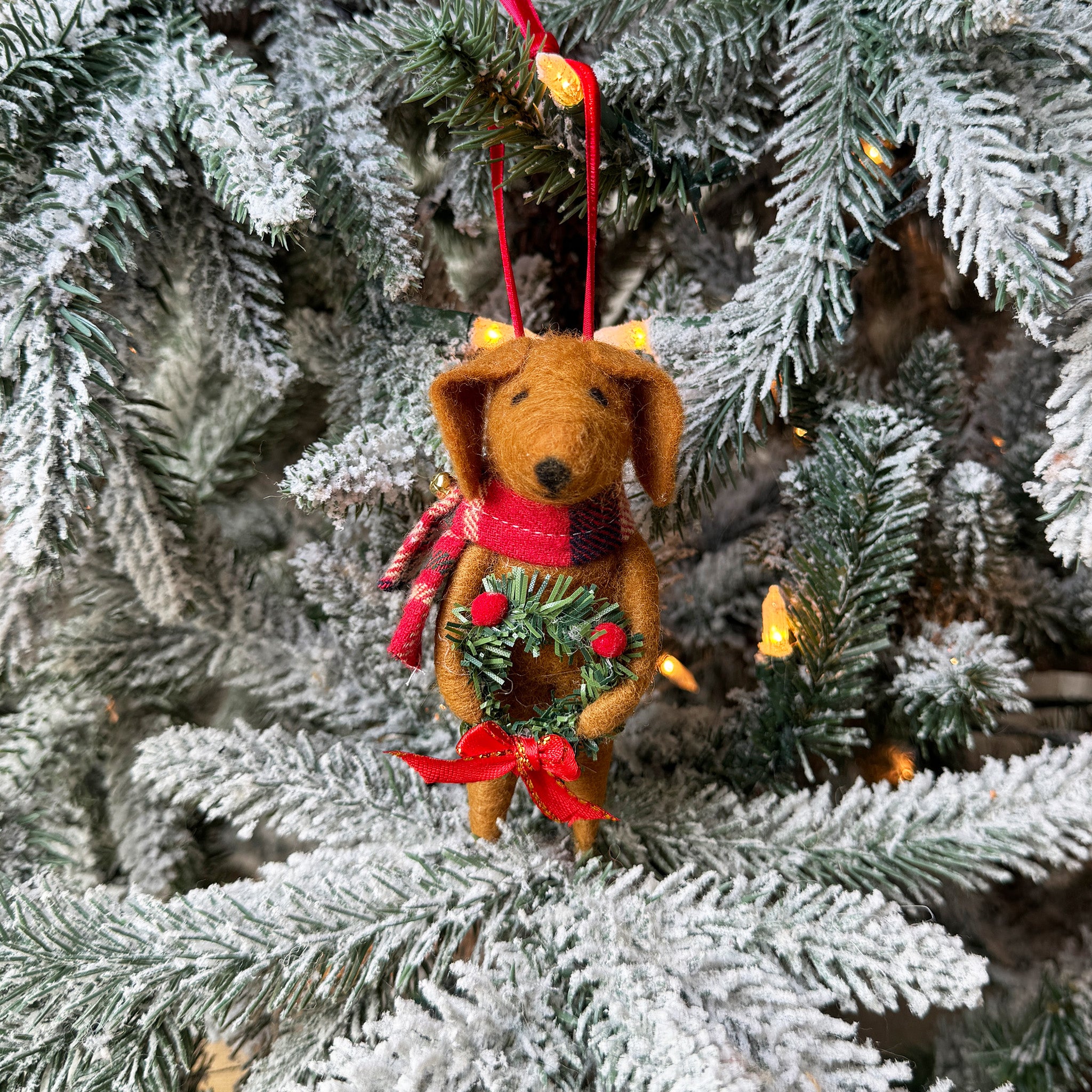 Dog With Wreath Ornament