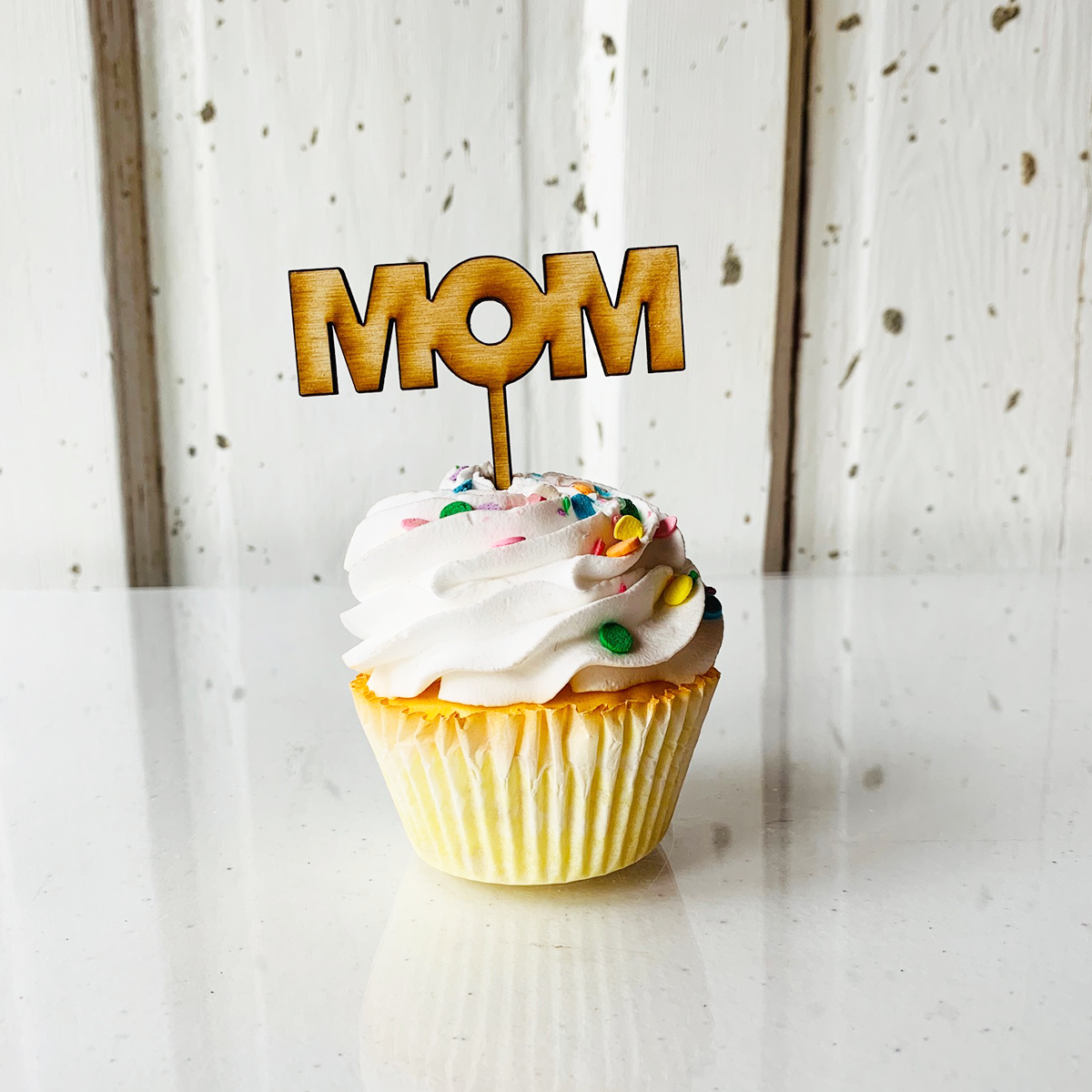 Mom Wood Cake Cupcake Topper